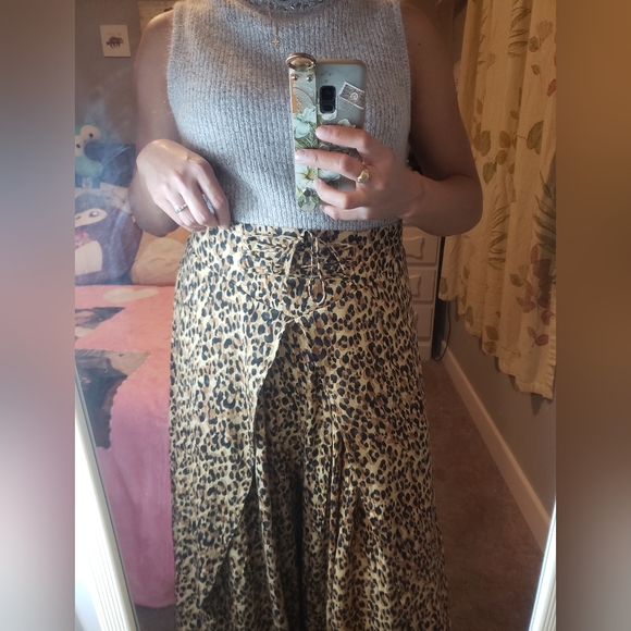 Leopard 🐆 Print Culotte/Long Skirt Style Pants - Picture 6 of 8